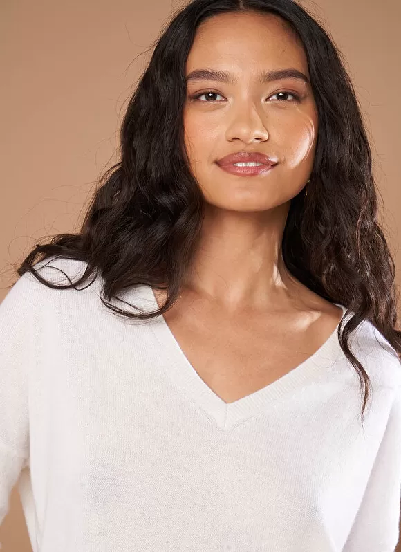 Discount Sud Express Pull Au Volume Oversize Et A Manches Longues Pres Du Corps Milk Monjoe