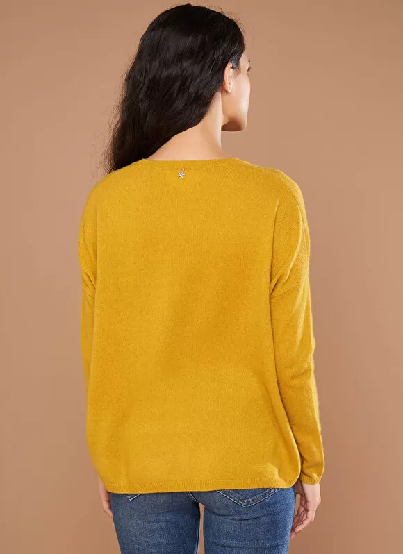 Best Sale Sud Express Pull Au Volume Oversize Et A Manches Longues Pres Du Corps Safran Monjoe